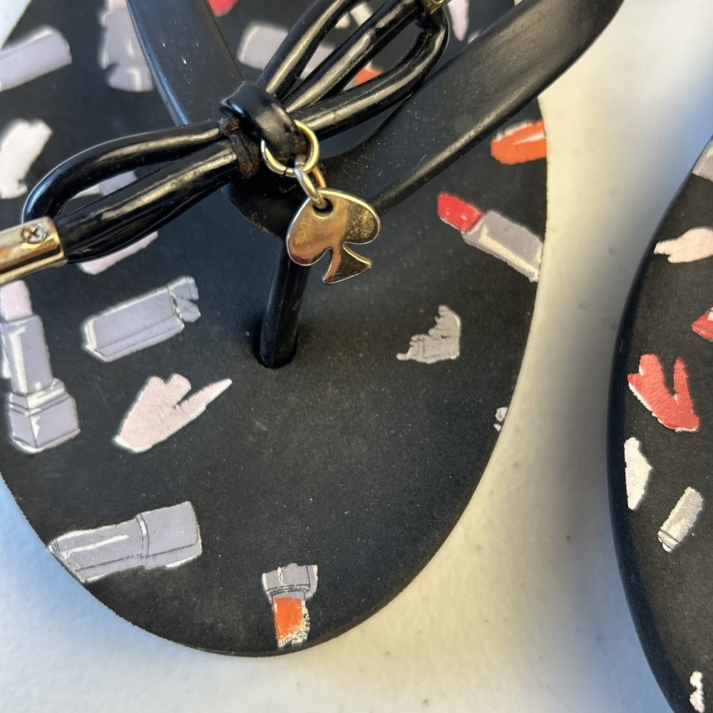 Kate Spade New York Lipstick Print‎ with Bow & Charm Thong Flip Flops Size 9 - Picture 4 of 5